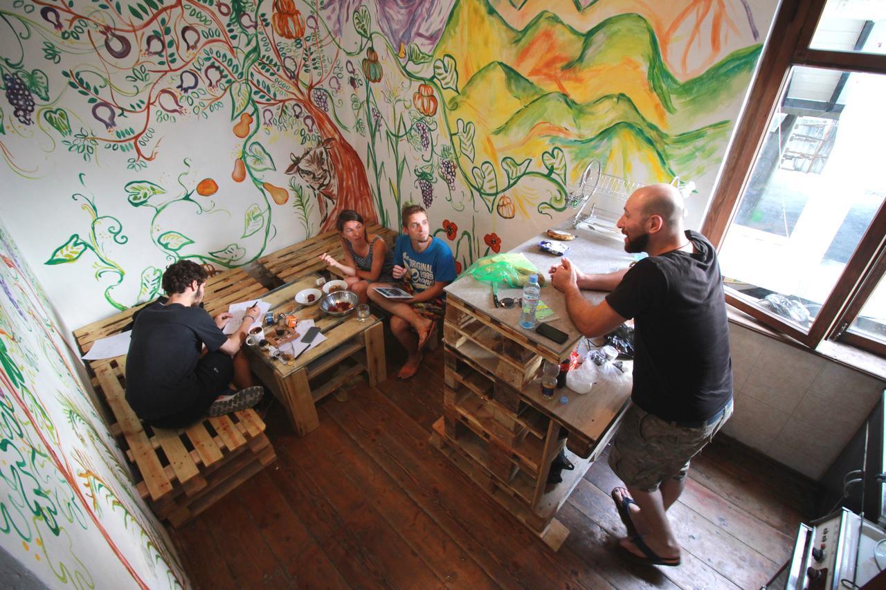 Sheni Hostel ティビリシ エクステリア 写真